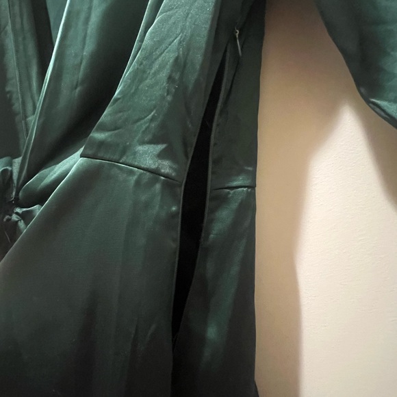 Fashion nova dress' really sexy never worn! - Picture 3 of 6